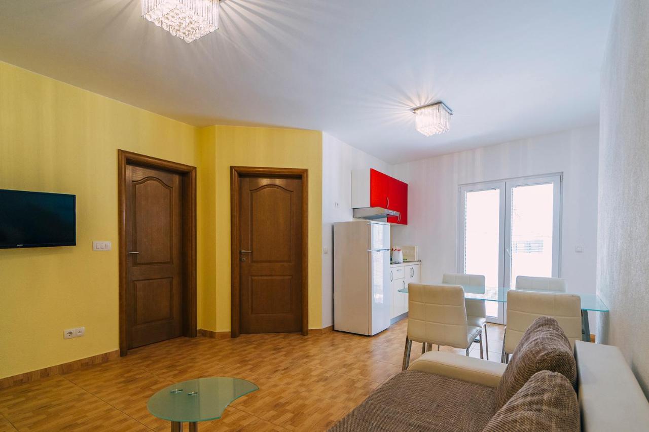 Apartments Luxur Center Baška Voda Kültér fotó