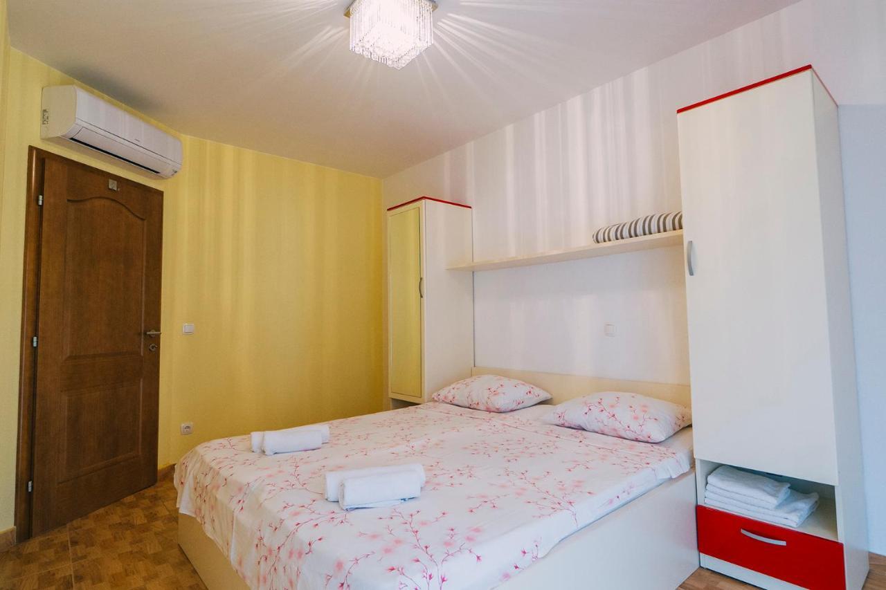 Apartments Luxur Center Baška Voda Kültér fotó